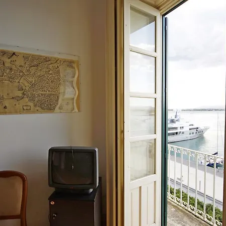 Ortigia Con Vista Da Giulio 3* Syracuse