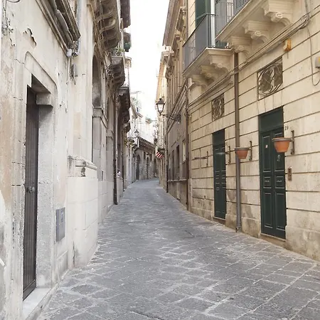 Ortigia Con Vista Da Giulio 3* Syracuse